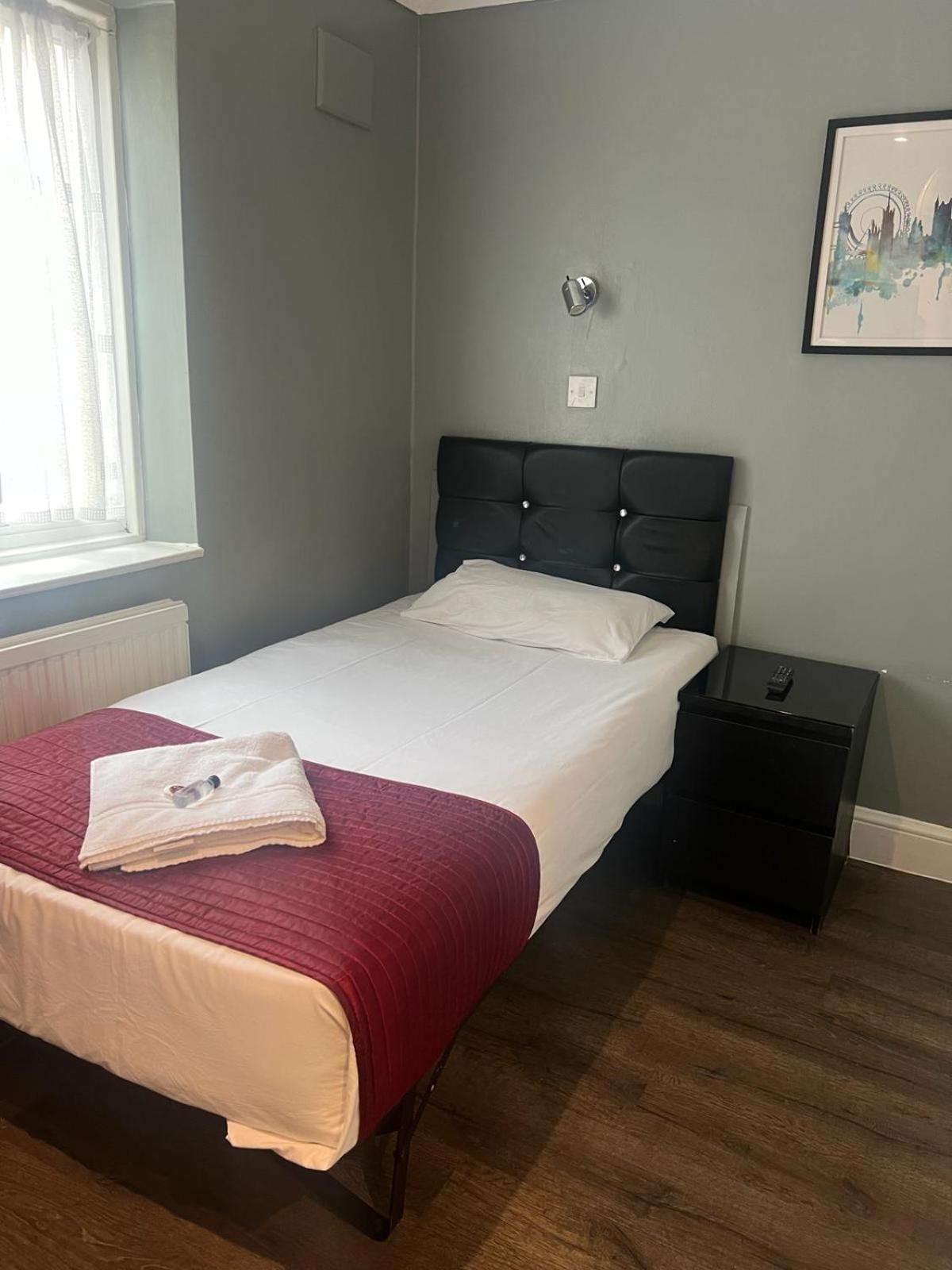 Saba Rooms And Apartments Londra Dış mekan fotoğraf